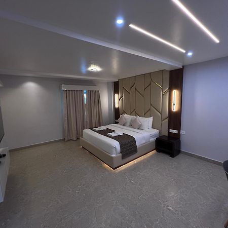 Silver Stone Park Resort, Kovilpatti Exteriér fotografie
