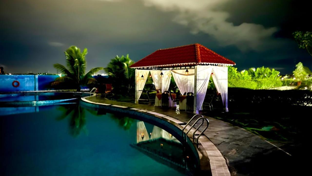 Silver Stone Park Resort, Kovilpatti Exteriér fotografie