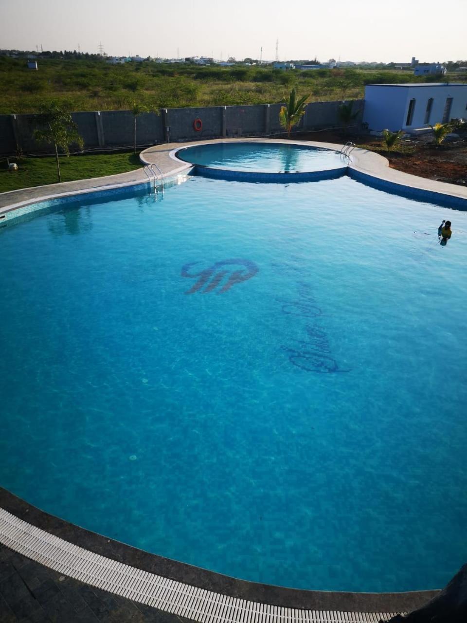 Silver Stone Park Resort, Kovilpatti Exteriér fotografie