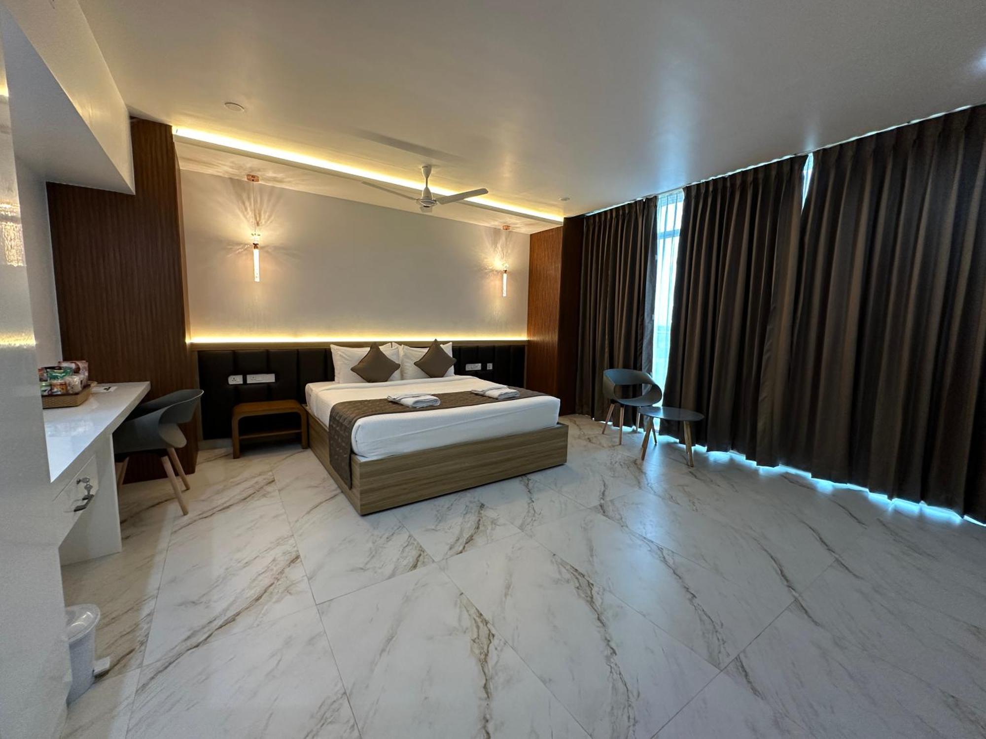 Silver Stone Park Resort, Kovilpatti Exteriér fotografie