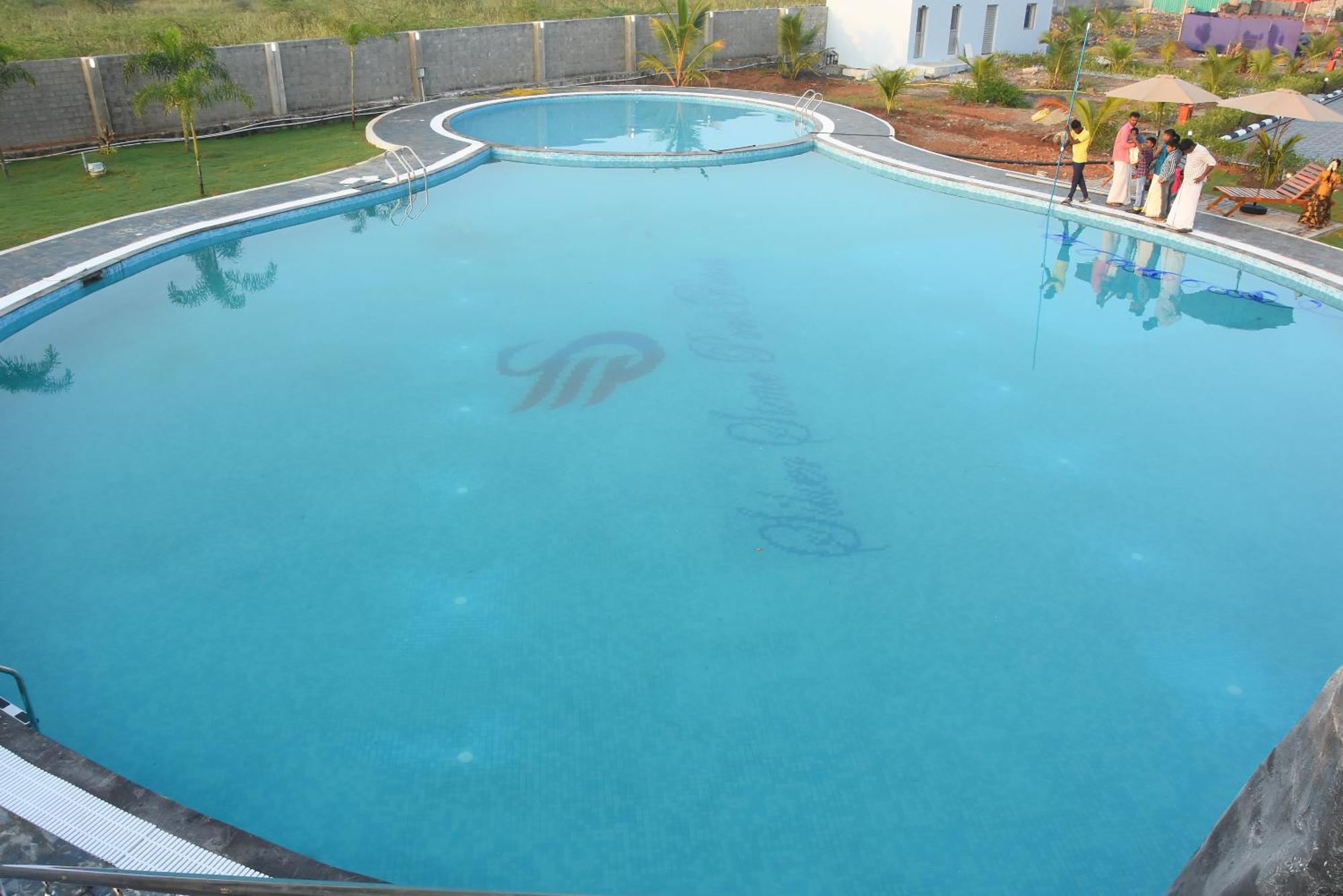Silver Stone Park Resort, Kovilpatti Exteriér fotografie
