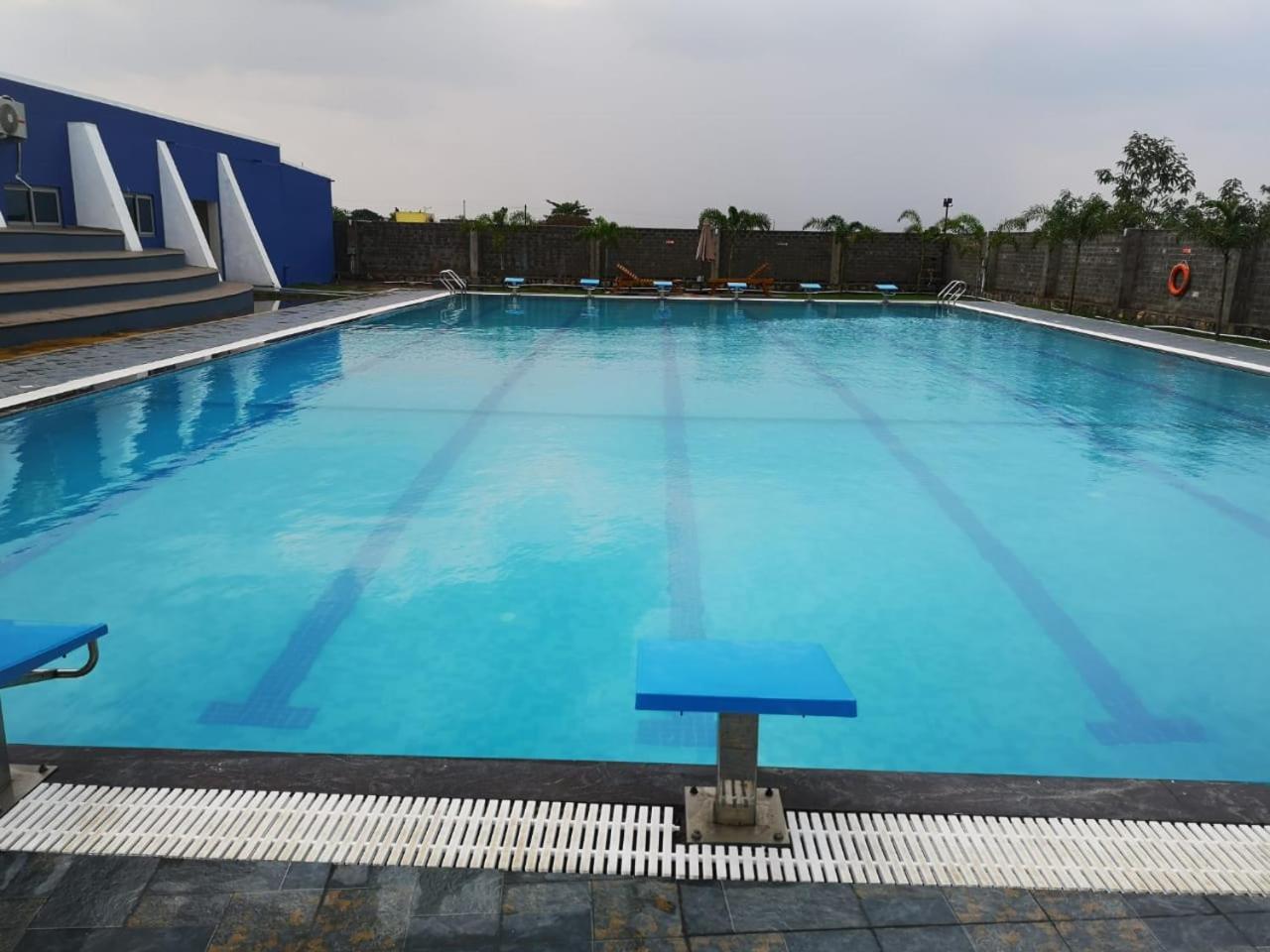 Silver Stone Park Resort, Kovilpatti Exteriér fotografie