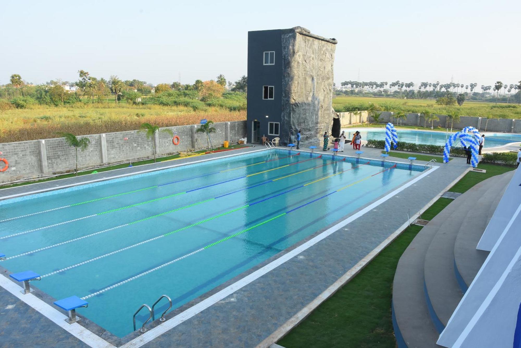 Silver Stone Park Resort, Kovilpatti Exteriér fotografie